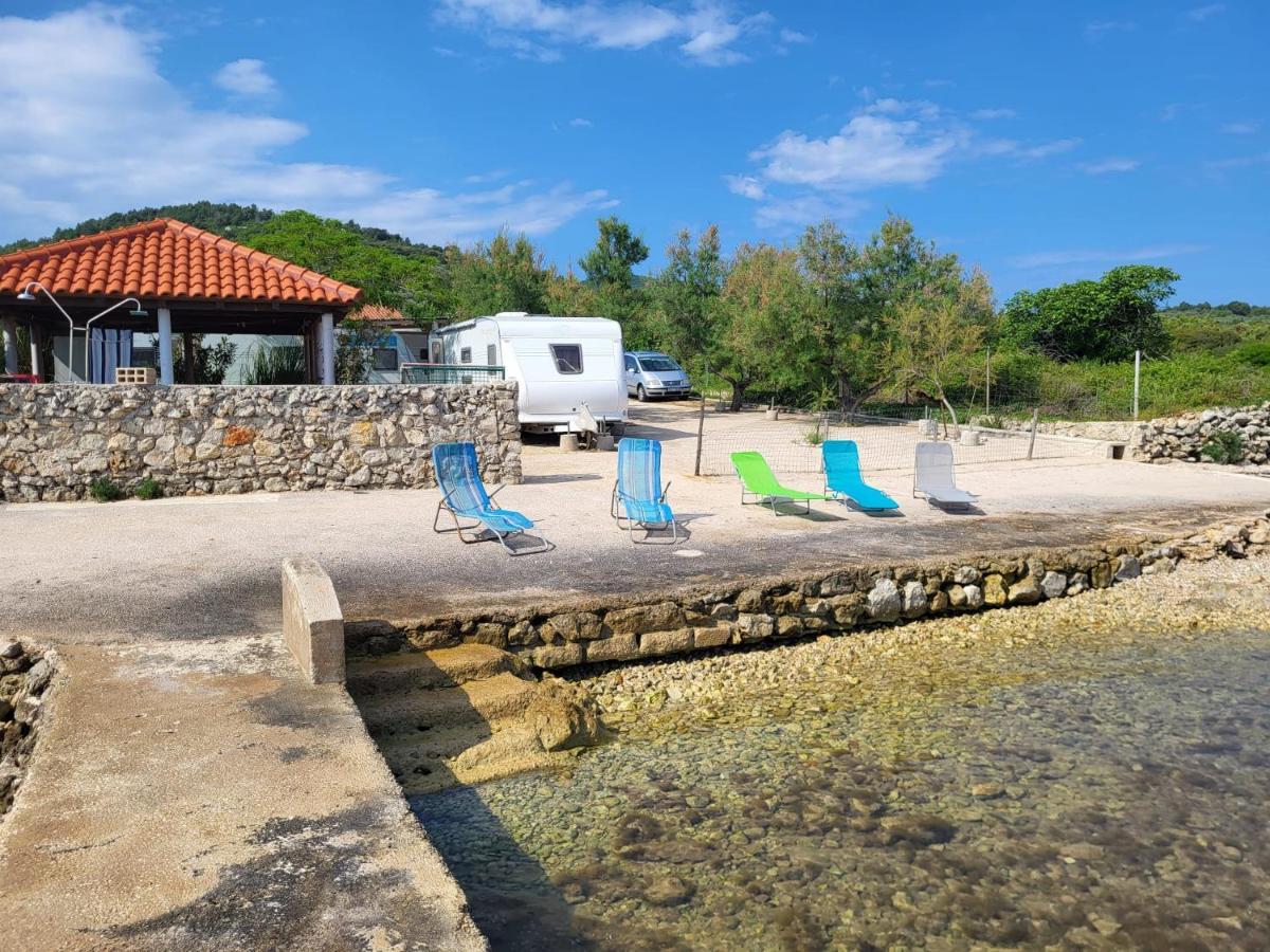 Karavan Daleka Obala Campsite